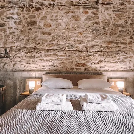 The Cellar - By Avelink Apartment *